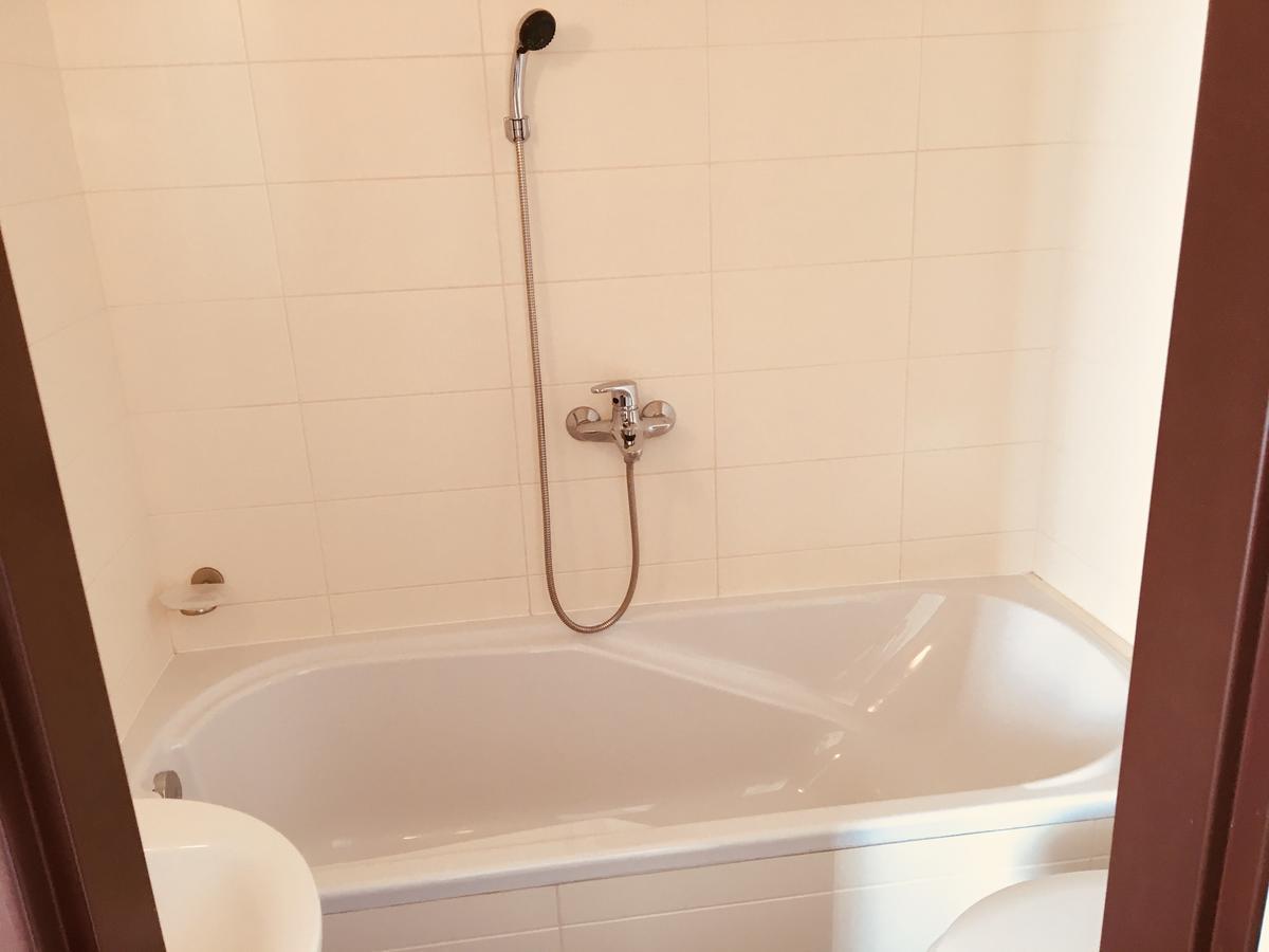 Hotel U Cerneho Orla Kostelec nad Černými Lesy Bagian luar foto